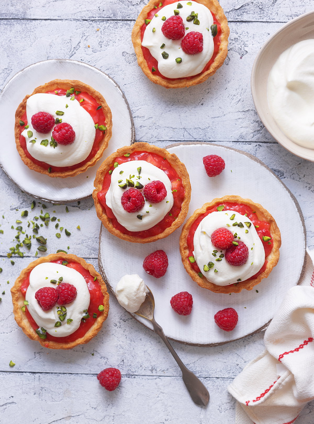 Rhabarber-Torteletts mit Himbeeren