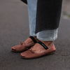 Angesagte Satin-Schuhe werten sofort jeden Look auf