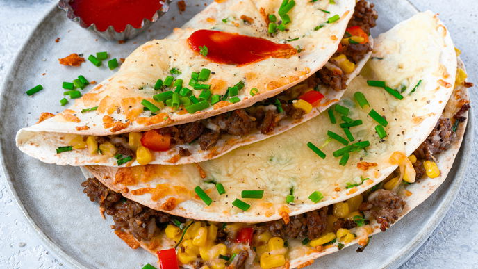 Rezept für überbackene Quesadillas mit Hack: Ein mexikanischer Klassiker in 30 Minuten