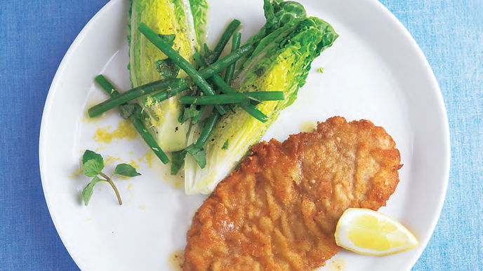 Rezept für Zitronenschnitzel mit Bohnen-Romana-Salat