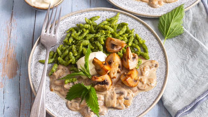 Rezept für Brennnessel-Spätzle mit Pilzrahm 