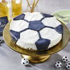 Fußball backen: Das Rezept für diesen Käsekuchen schmeckt nicht nur Fußballfans