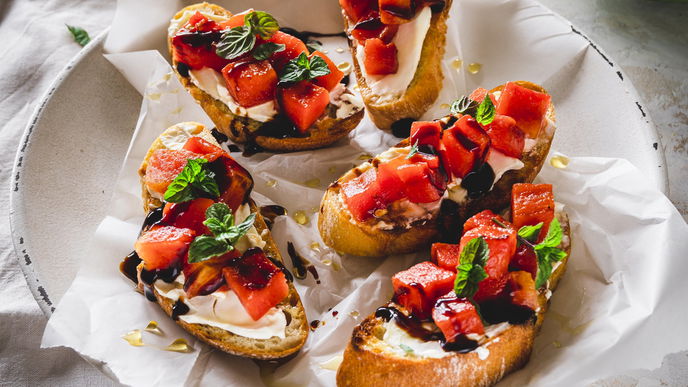 Rezept für Röstbrot mit gegrillter Melone und Frischkäse