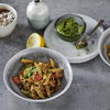Rezept für Brennnessel-Pesto mit Vollkorn-Penne und Tomaten