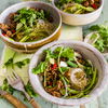 Asia-Salate: Unsere Top 3 Rezepte aus Fernost, die schnell und einfach zubereitet sind