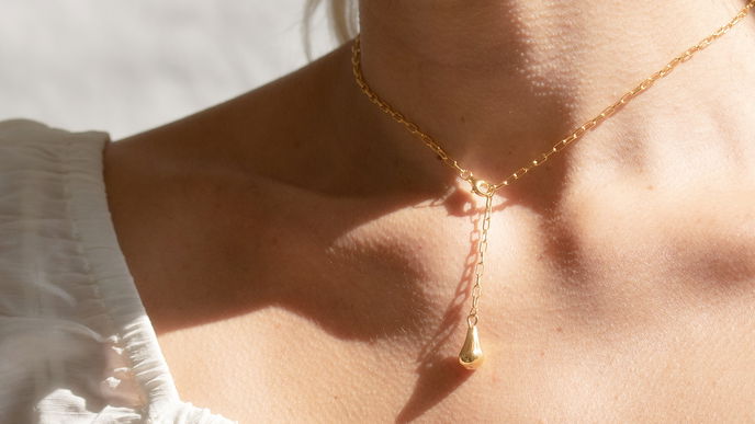 Dieser nachhaltige Schmuck ist nicht nur super schön, sondern auch fair produziert