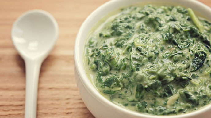 Rezept für herzhaftes Porridge mit Spinat und Feta