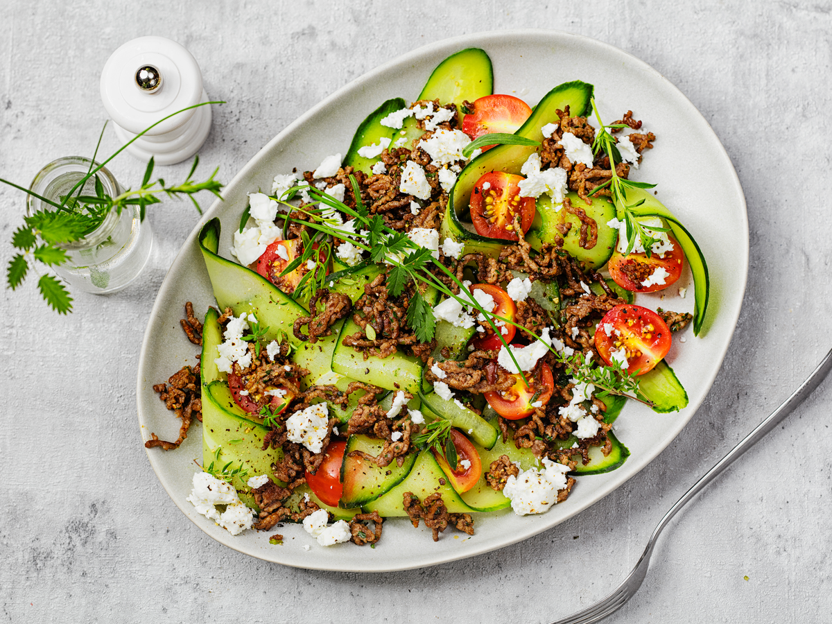 Low Carb Hackfleisch-Salat