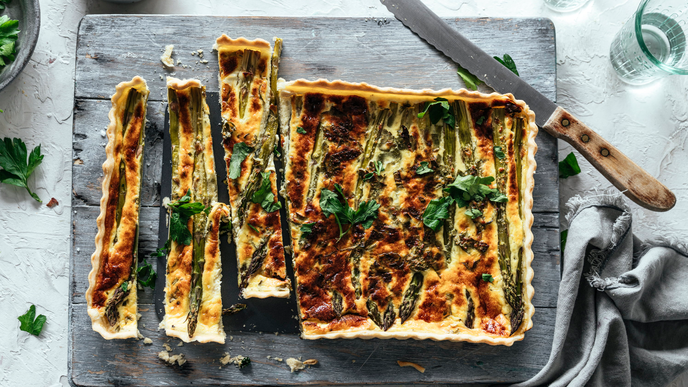 Spargel mal anders: Wie wäre es mal mit einer einfachen Spargeltarte mit grünem Spargel?