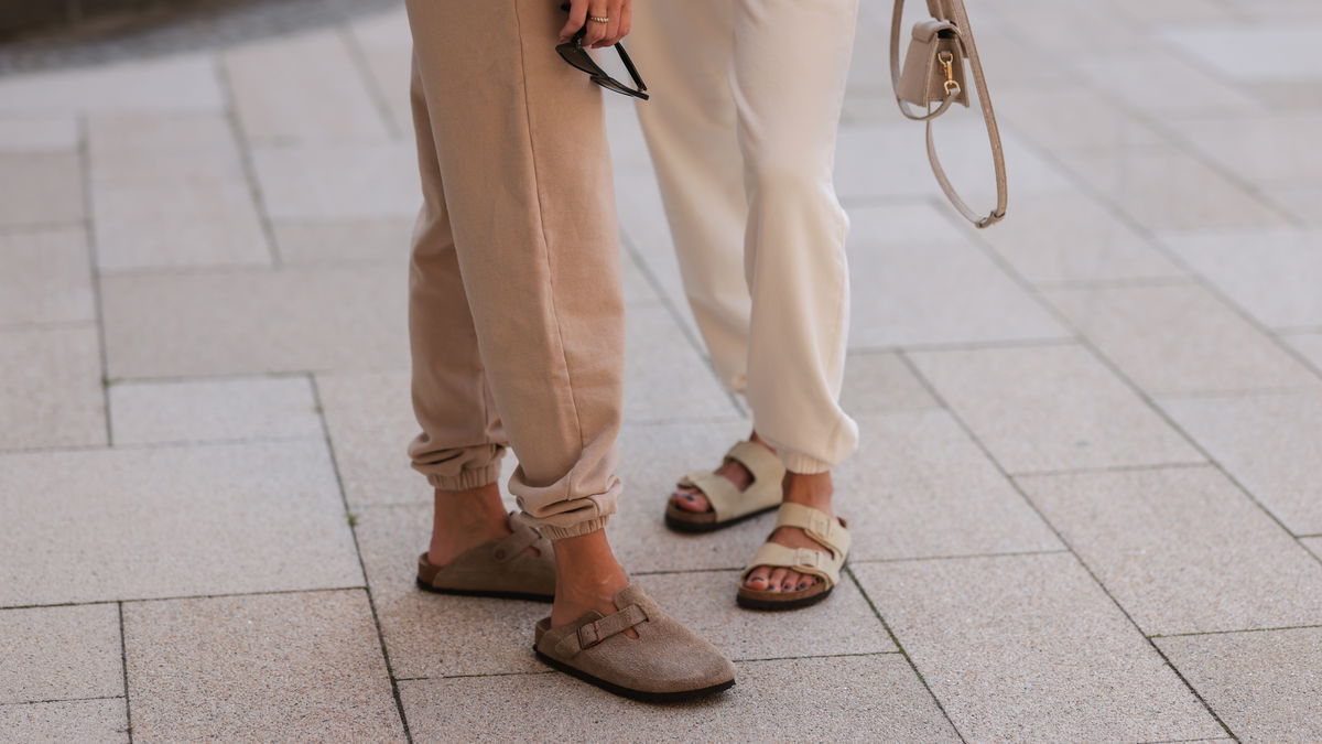 Hallux-valgus-Sandalen: Bei diesen 3 Modellen gehen Komfort & modisches Design Hand in Hand