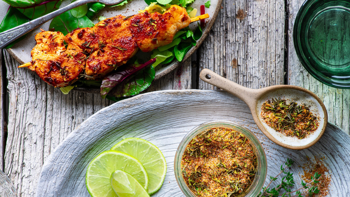 Für richtig leckere Rippchen, Steaks und Grillspieße: BBQ-Rub mit Limette selber machen