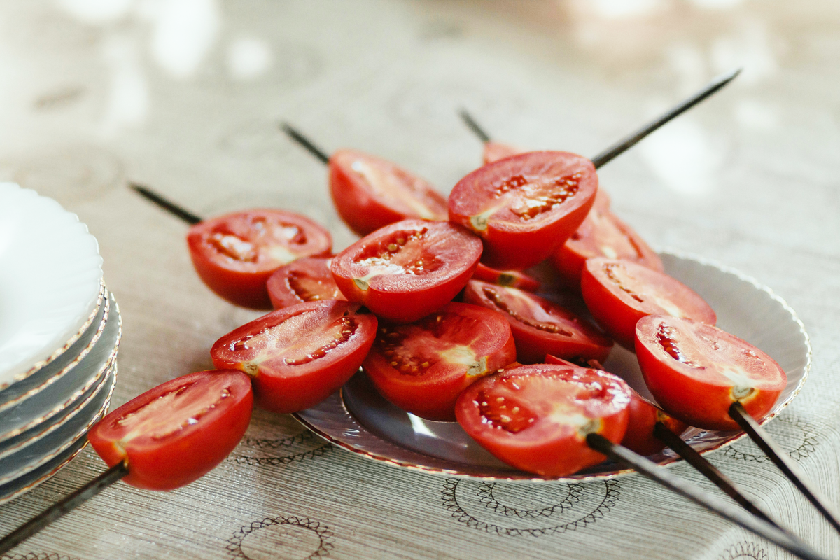 Vegan grillen - Gegrillte Tomaten mit Kräutermarinade