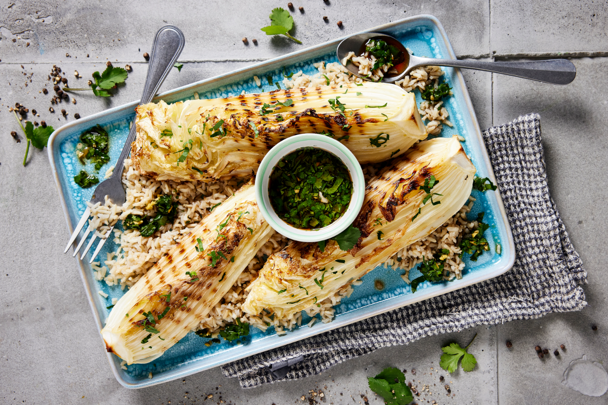 Vegan grillen - gegrillter Chinakohl
