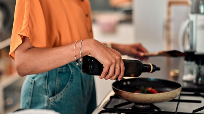 Gesund und hitzestabil: Diese Öle eignen sich am besten zum Braten, Dünsten, Backen oder im Salat