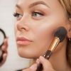 Contouring für Anfänger: Unsere Schminkanleitung & die besten Tipps