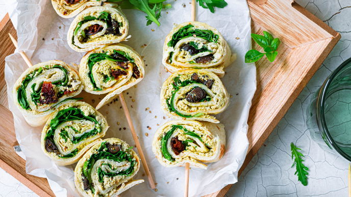Rezept für Antipasti-Röllchen mit Tofu und getrockneten Tomaten