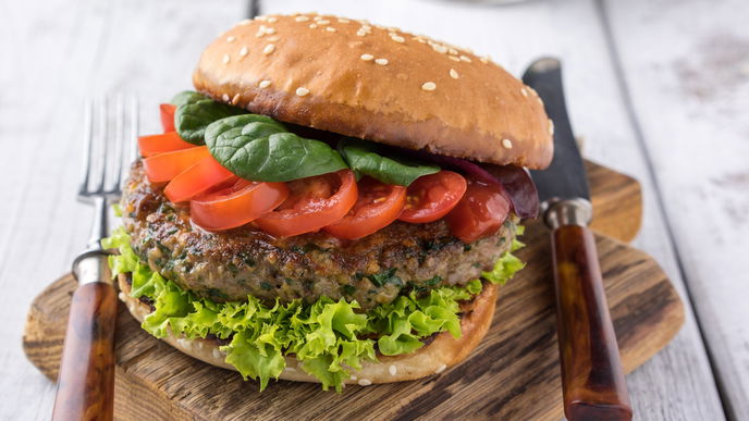 In nur 25 Minuten fertig: Rezept für saftige Burger-Patties mit Haferflocken