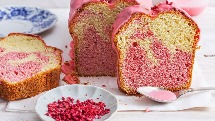 Rezept für fruchtigen Himbeer-Marmorkuchen 