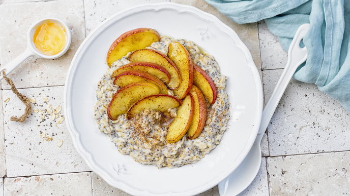Rezept für lauwarmes Porridge mit Apfel und Zimt