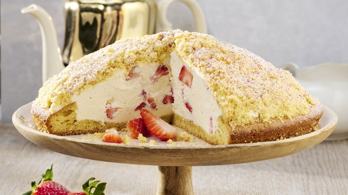 Landfrauen-Rezept für Erdbeertorte mit Streuseln und Apfelsaft