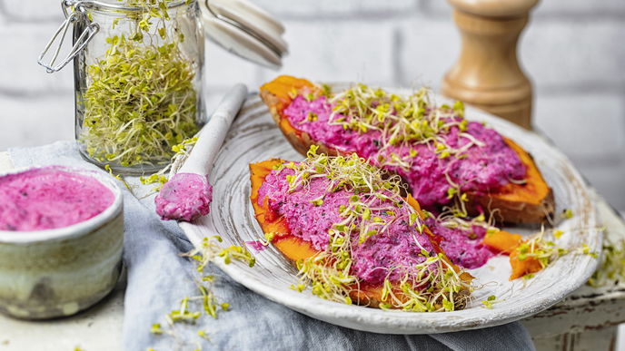 Rezept für Süßkartoffel-Kumpir mit Birnen-Ziegenkäse-Füllung 