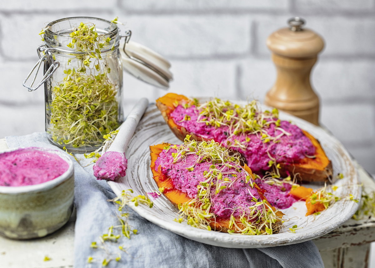 Süßkartoffel-Kumpir mit Birnen-Ziegenkäse-Füllung