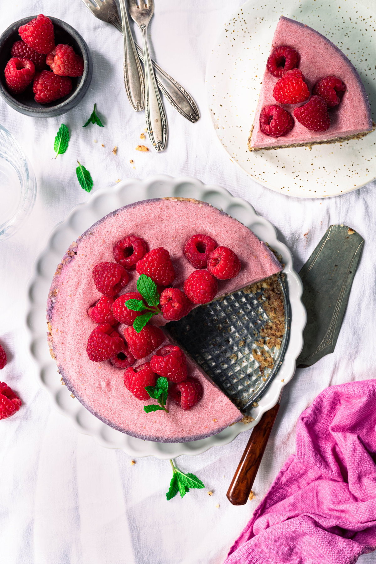 Veganer No-Bake-Himbeerkuchen