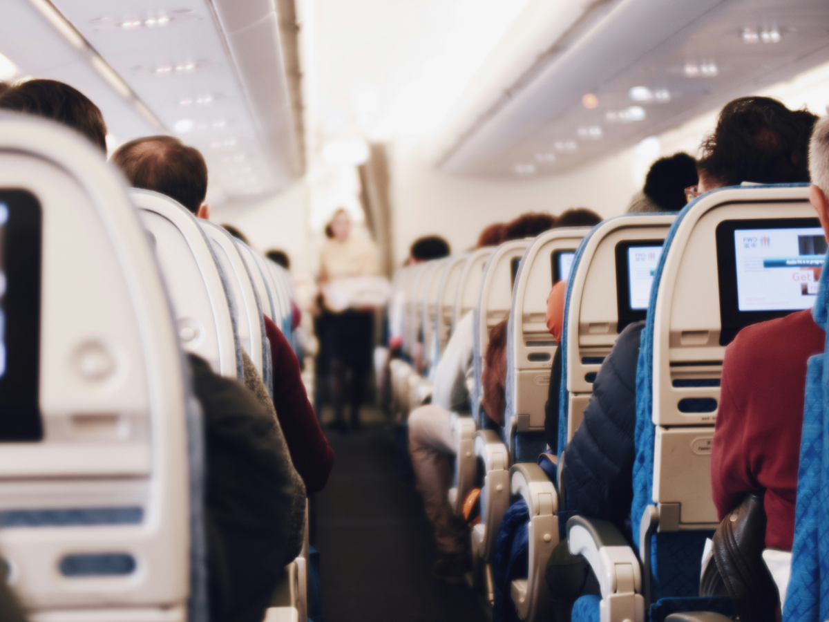 Passagiere im Flugzeug