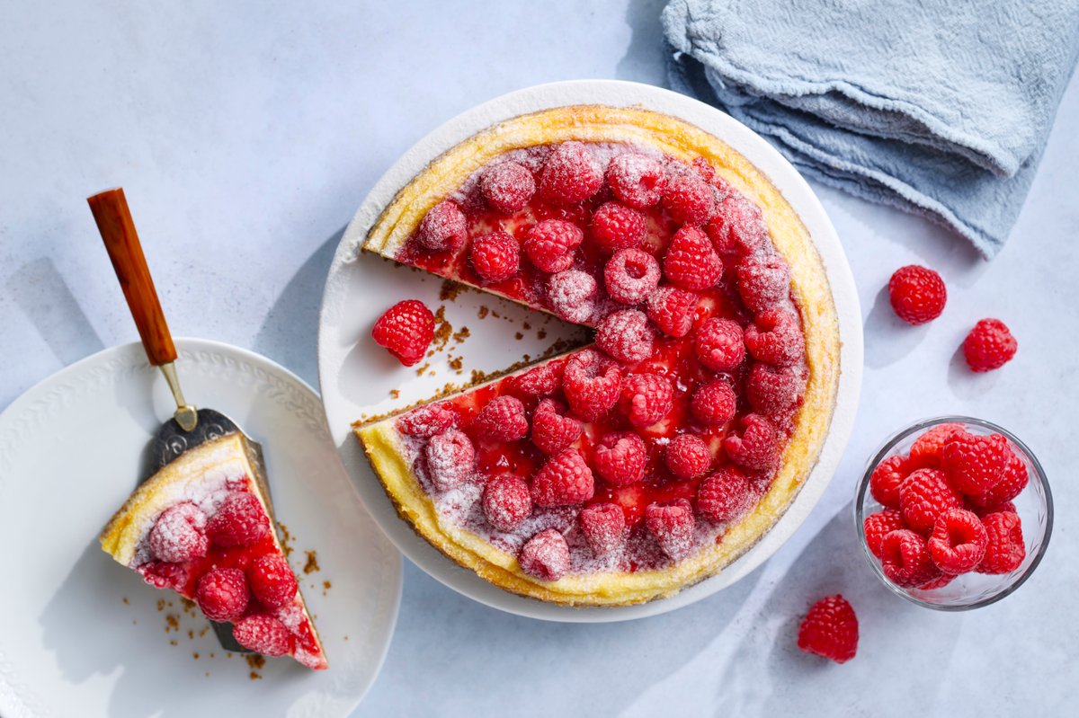 Skyr-Käsekuchen mit frischen Himbeeren