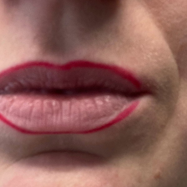 Lipliner auftragen