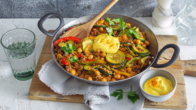 Schnelle Low-Carb-Hackfleischpfanne mit Kichererbsen