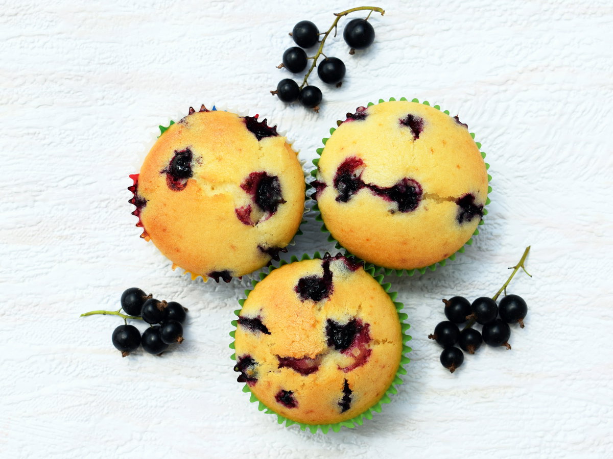 Schwarze Johannisbeer-Muffins