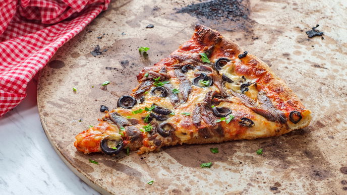 Pizzastein reinigen: Mit unserer Anleitung & Tipps wird er wieder sauber