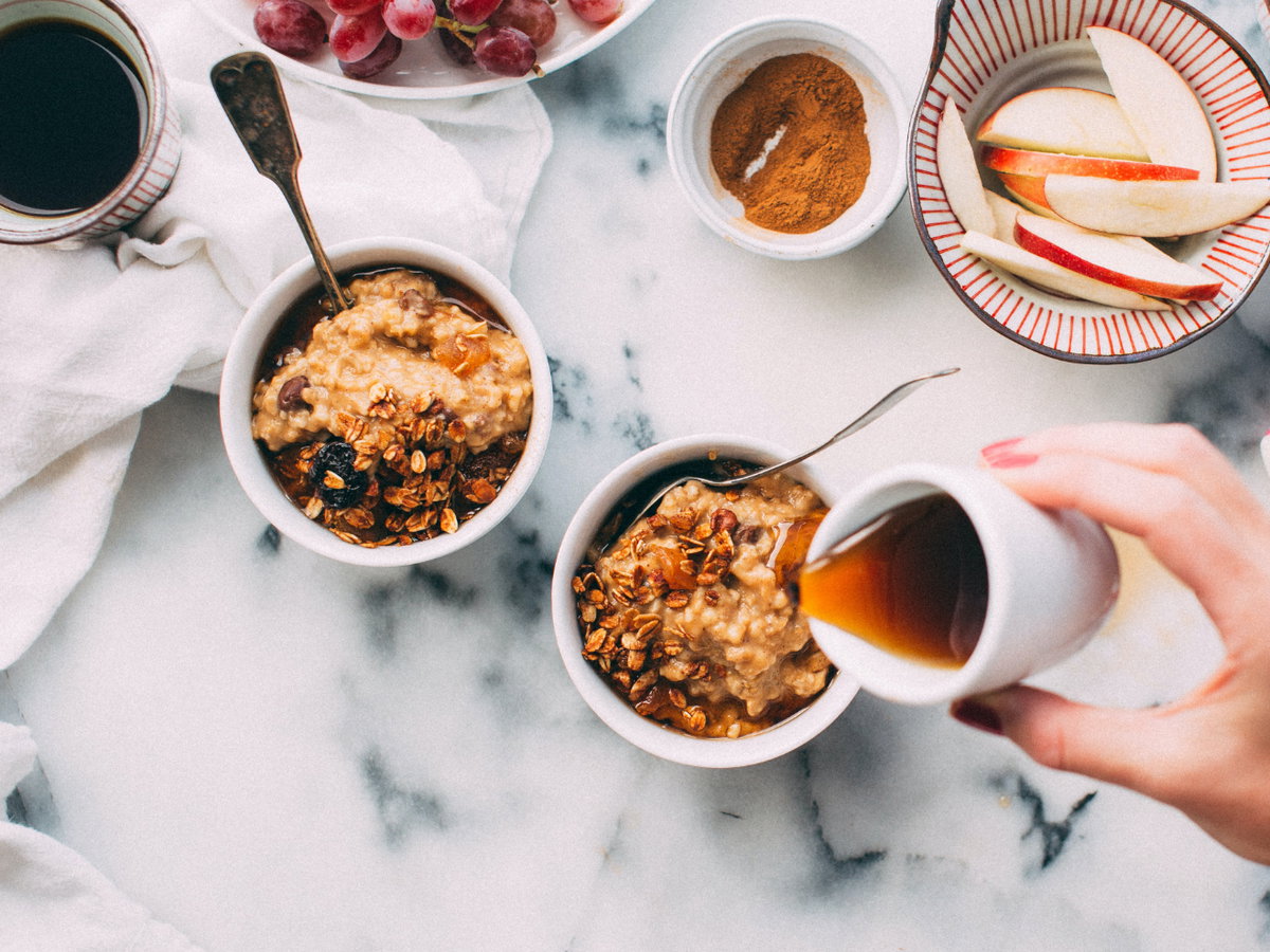 Porridge mit Zimt und Honig
