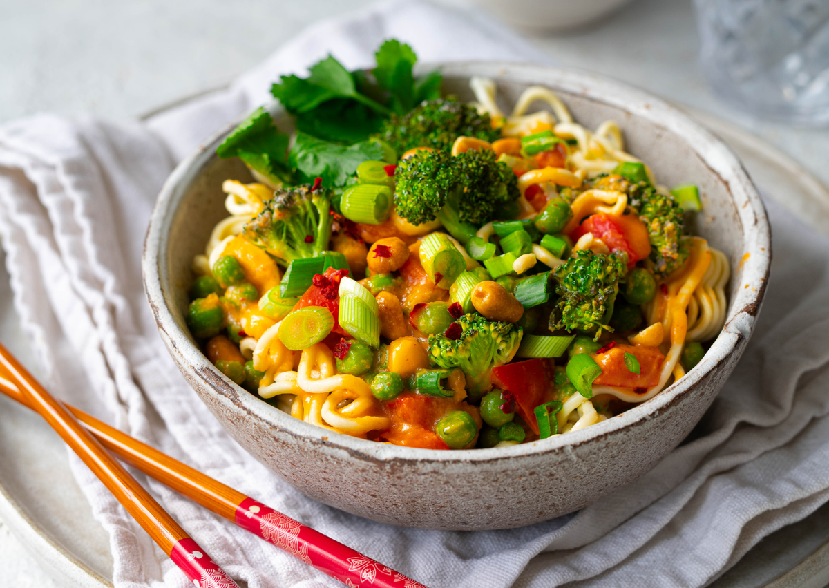 Curry-Nudeln mit Gemüse - schnell und günstig