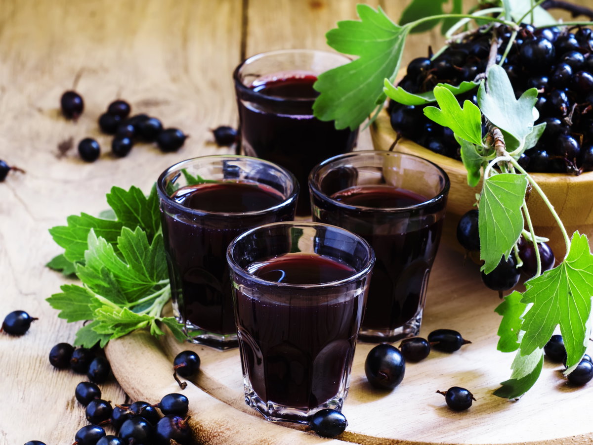 Saft aus Schwarzer Johannisbeere