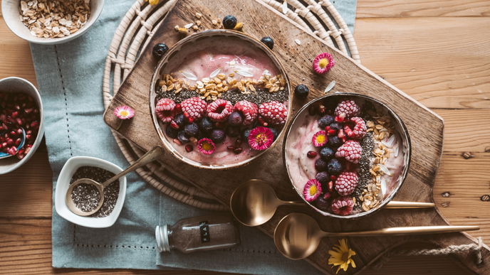 Fruchtig-süße Porridge Smoothie Bowl