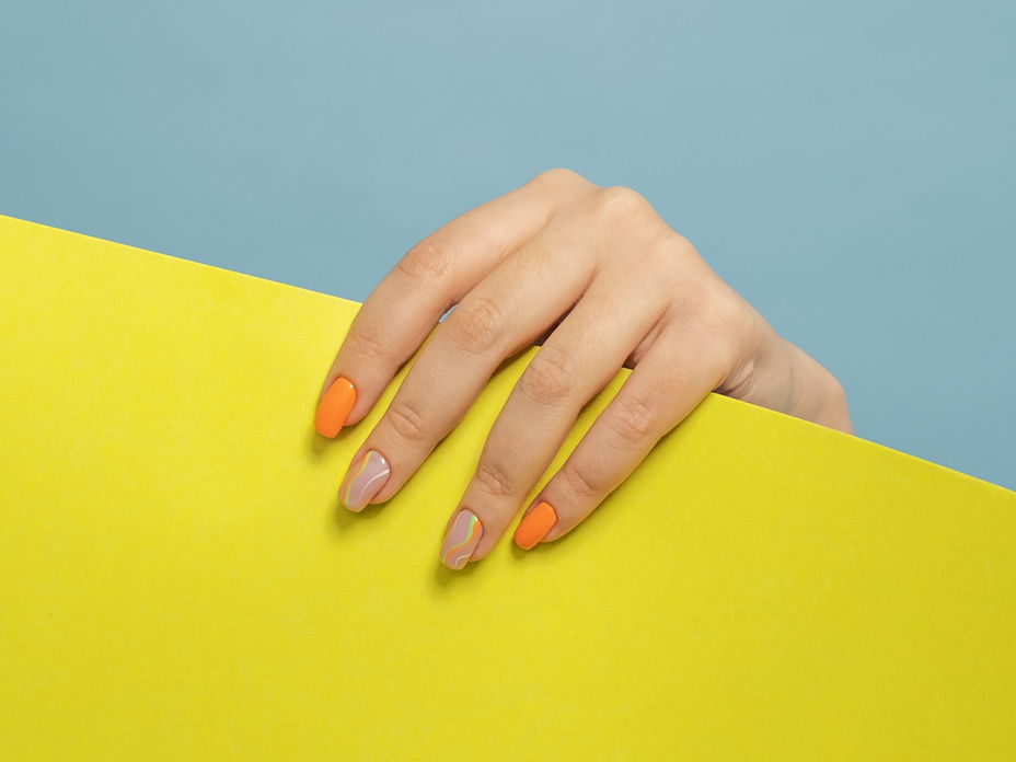 Swirl Nails