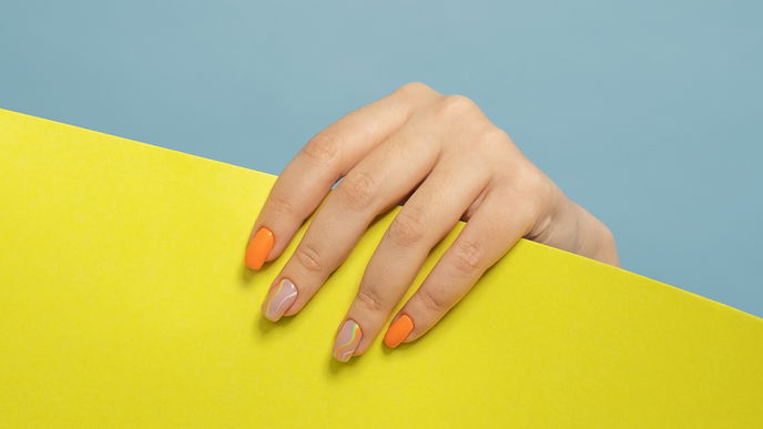 Kreative Swirl Nails machen sofort gute Laune und sind im Nu selbst gemacht