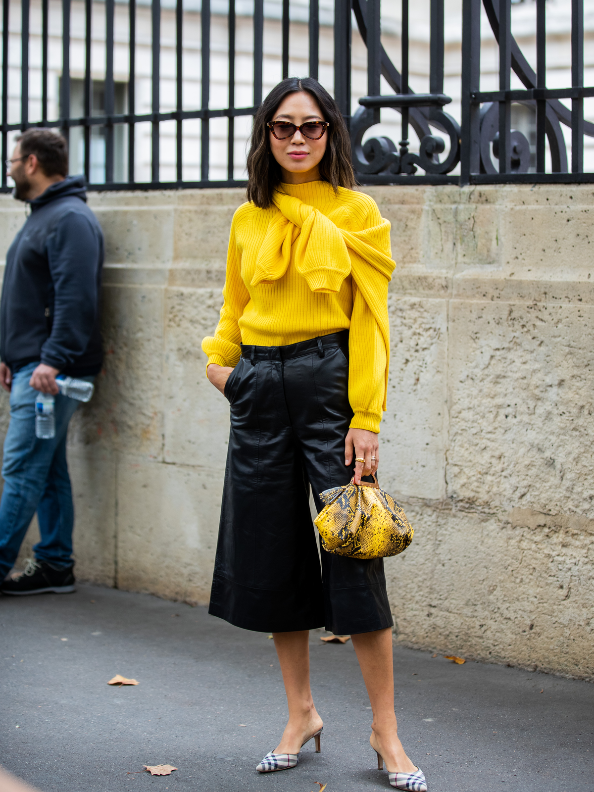Influencerin Aimee Song mit Culotte und Mules