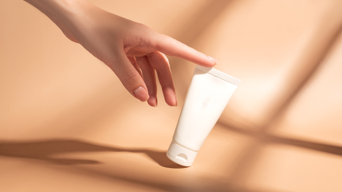 Glow ohne Streifen & Sonne: Das sind die 10 besten Bräunungs-Bodylotions im Redaktions-Test