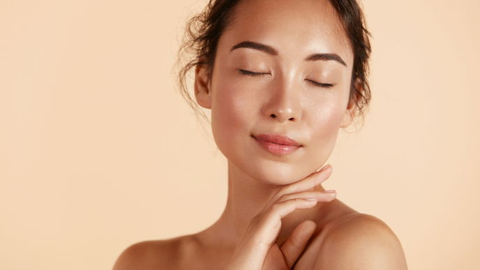 Definiertes Gesicht? So funktioniert Contouring mit Selbstbräuner