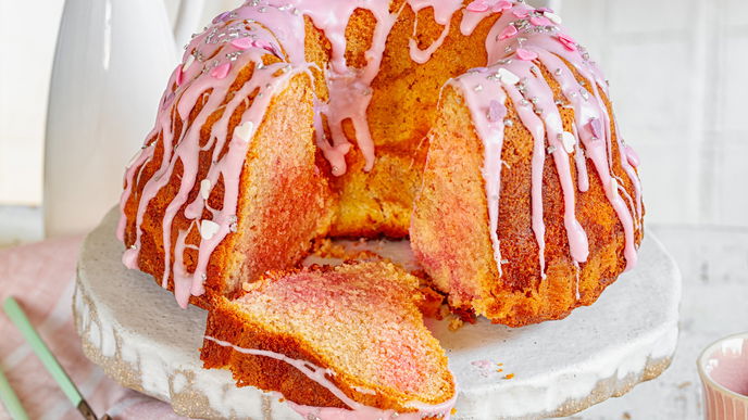 Rezept für Marmor-Gugelhupf mit Himbeeren