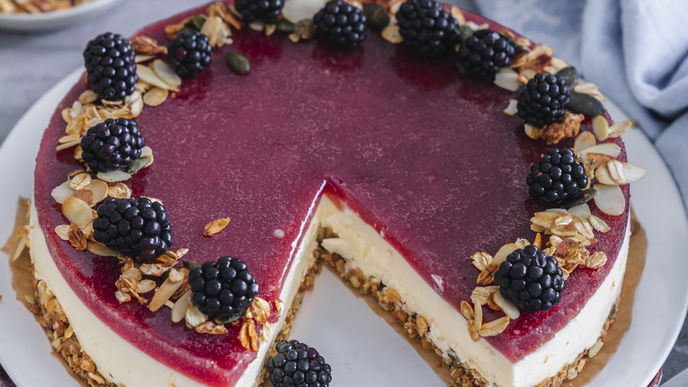 Rezept für Müsli-Brombeer-Käsekuchen