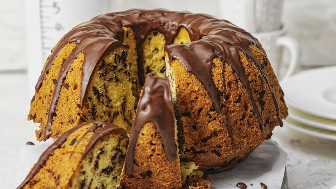 Zuckerfreier Napfkuchen mit Schokostückchen