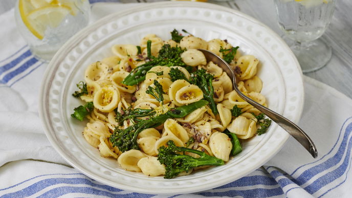Rezept für Orecchiette mit Brokkoli und Sardellen