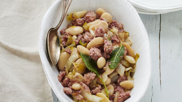 Rezept für Salsiccia mit weißen Bohnen und Chicorée