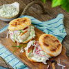 Rezept für deftigen Weißwurst-Burger vom Grill