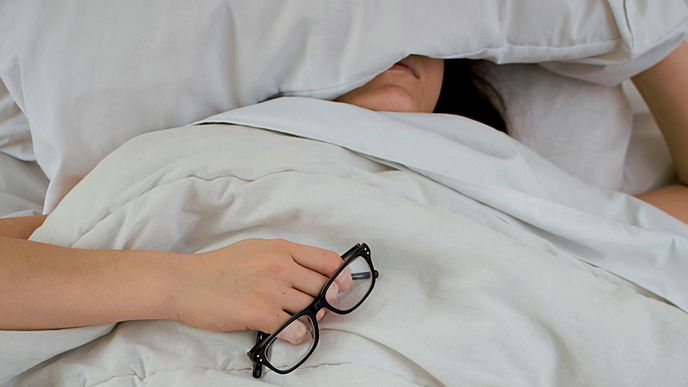 Kann man Schlaf nachholen? So gleichen Sie Ihr Schlafdefizit aus