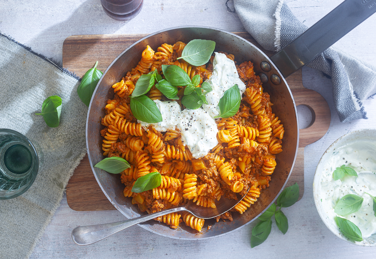 One-Pot-Gerichte fürs Camping - Schnelle One-Pot-Pasta mit Hackfleisch